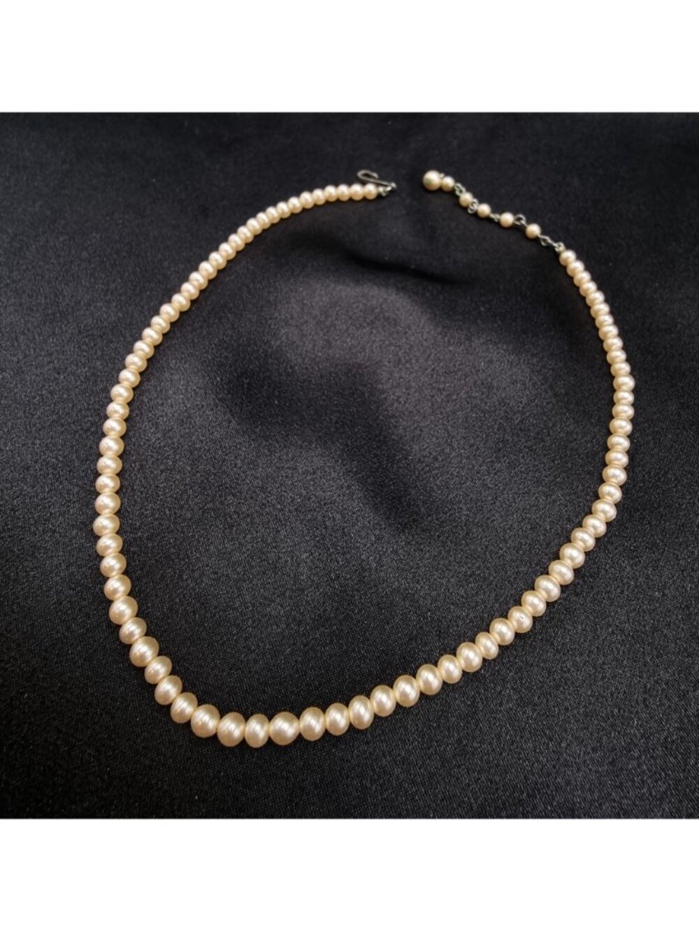 Vintage 1940s-1960s Faux Pearl Choker Necklace - Picture 4 of 6